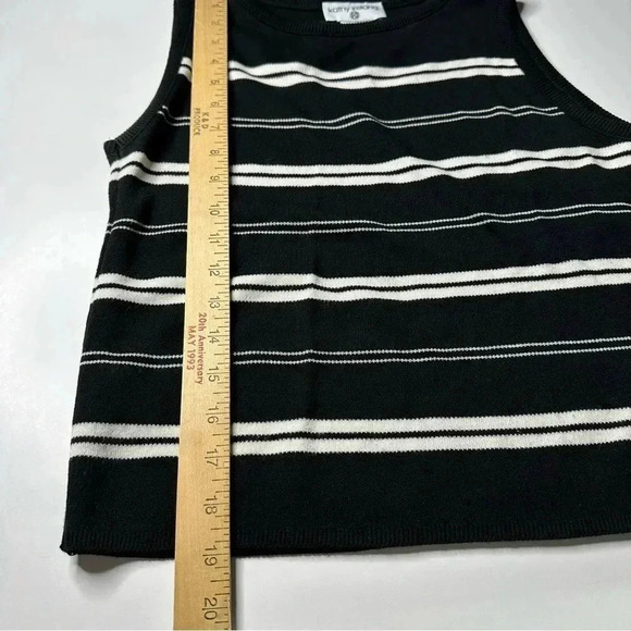 Kathy Ireland Sweater Tank Top Small Black White Sleeveless - Picture 8 of 8